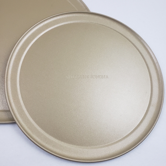 Set Of Two Williams Sonoma Goldtouch Pro Nonstick Pizza Pans - Picture 3 of 7